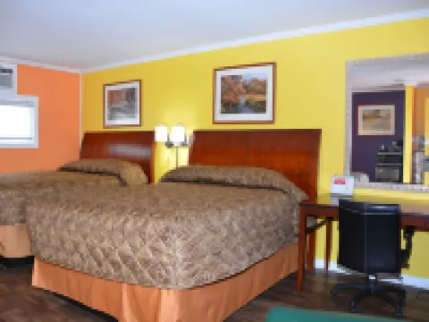 Harmony Inn Hotels in Goderich