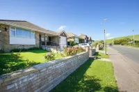 Dean Court Garden - Parking - by Brighton Holiday Lets