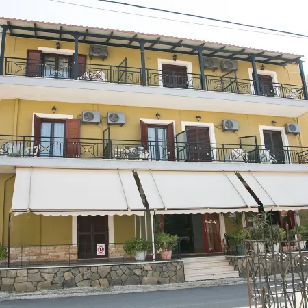 Petania Hotel & Apartments