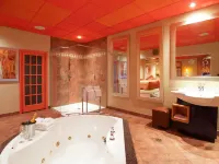 Le Chabrol Hotel & Suites Hotels near Lachine