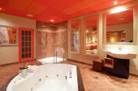 Le Chabrol Hotel & Suites