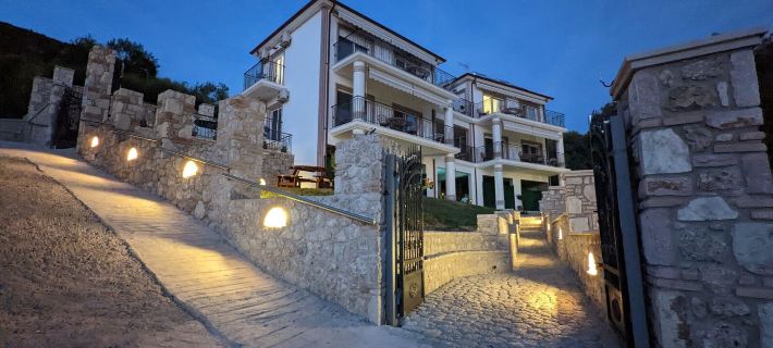 Natura Luxury Suites Parga Hotels in Parga