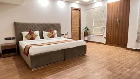 The Dream House Отели рядом со станцией Rajiv Chowk