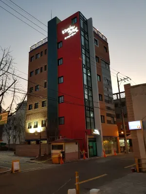 Daegu Midtown Hostel Отели в г. Теагу