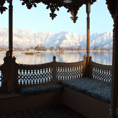 Wangnoo Houseboats