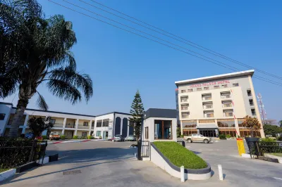 The Grand Palace Hotel Отели в г. 