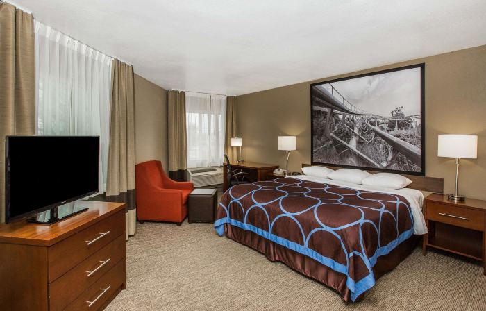 Super 8 by Wyndham Altoona