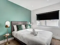 Burgundy Lofts - Marché Atwater Hotels near Des Rapides Park