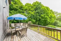 Bear Pass - Mountain View 4 Bedroom Home by RedAwning