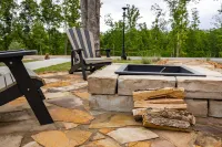 Serene Retreat with Nature and Adventure - Charming Tiny Home Hotels in Stewart County