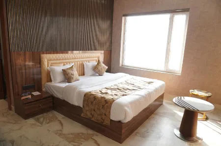 Sky Hotel & Resort Отели в г. Ballia