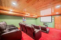 Dog Friendly Windoor Pool & Theater - Paradise!