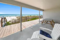 Three Steps to the Beach - 2 Br Townhouse by RedAwning