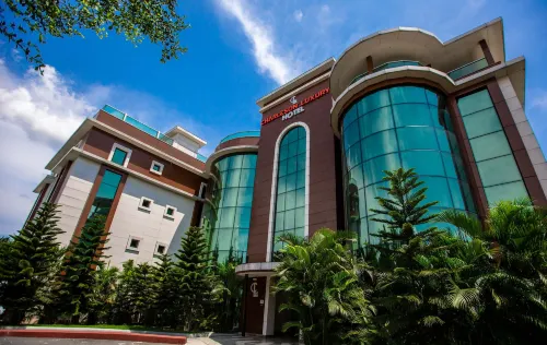 Charleson Luxury Hotel Hotels in Ozuaha