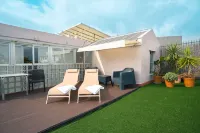 Smartr Barcelona Ramblas Hotels near Güell Palace