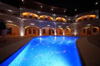 Göreme Cave Lodge - Rooftop Pools