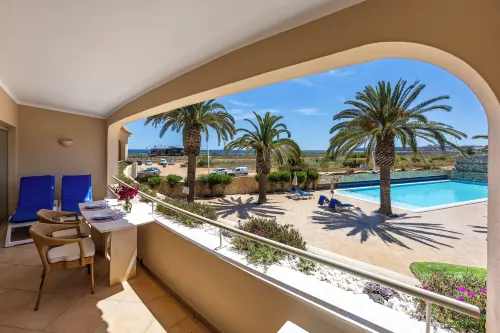 Vila Palmeira Beach Resort - Homestays