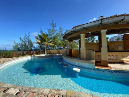 Lily Beachfront Apartments Отели в г. Шансу