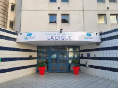 La Digue Hotels in Calais