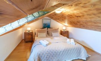 Holiday Home for up to 7 Pool Countryside by Sea