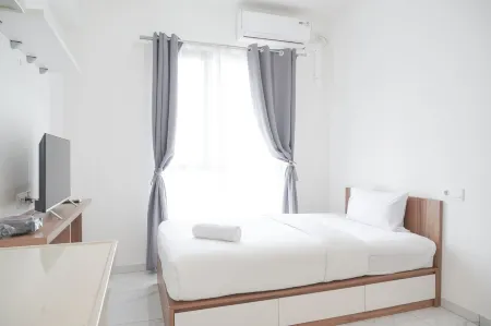 Good Deal and Comfy Studio Sky House Alam Sutera Apartment Отели рядом с достопримечательностью «Bumi Perkemahan Situ Cipondoh»