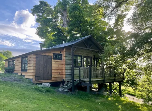 Faraway Follies Hotels in Llandegla