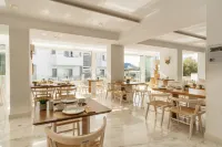 Cyano Hotel