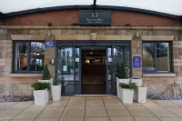 Knowsley Inn & Lounge Hotels near Aintree Racecourse