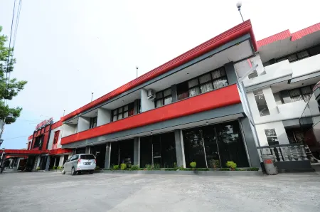 Benteng Hotel Отели в г. Букиттинги