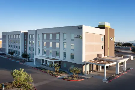 Home2 Suites by Hilton Phoenix Avondale Отели в г. Толсон