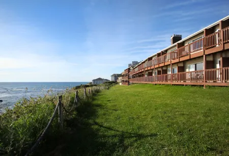 Clarion Inn Surfrider Resort