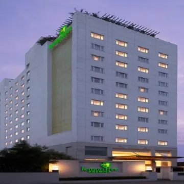 Lemon Tree Premier, Ulsoor Lake, Bengaluru Отели рядом с достопримечательностью «Бизнес-комплекс RMZ Infinity»