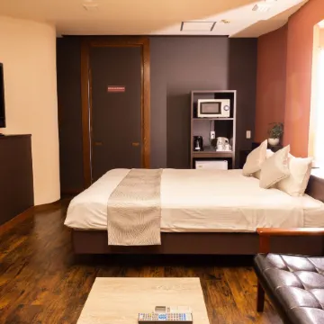 Nami No Ue Crystal Hotel
