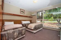 Bright Motor Inn Hotels in Tawonga