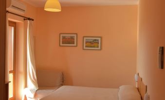 Larus Hotel