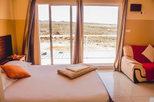 Restaurante Baia Guest House Hotels in Baia das Gatas