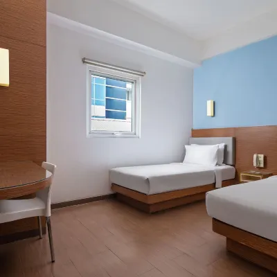 Amaris Hotel Pancoran Hotels near Kalibata City Square
