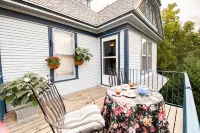 Garden Gate Bnb Hotels in Sturgeon Bay