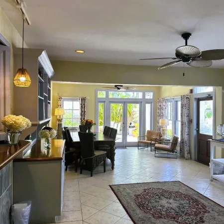 The Independent Inn - Locally Owned