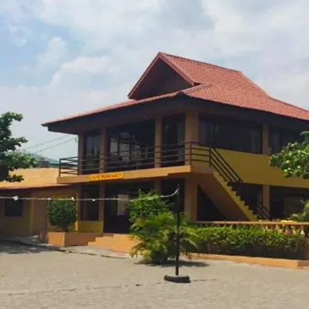 Canoe Beach Resort