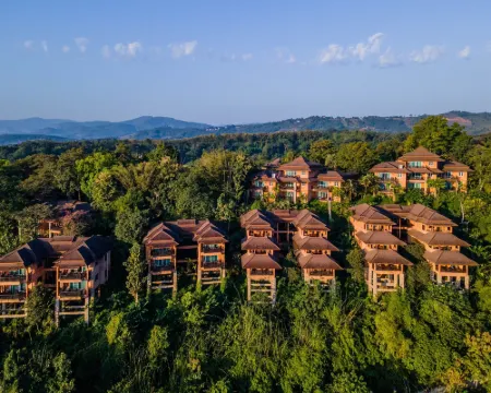 คาทิลิยาเมาท์เทนรีสอร์ทแอนด์สปา โรงแรมในอำเภอ แม่จัน