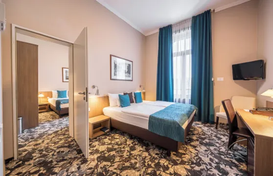 伊裏澤貝特吉拉伊酒店