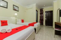 RedDoorz @ Malalayang 2 Manado - Pensions