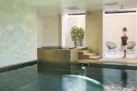 هوتل ليونيفير تورز - مسبح