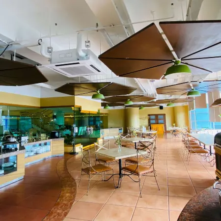 Days Hotel by Wyndham Iloilo