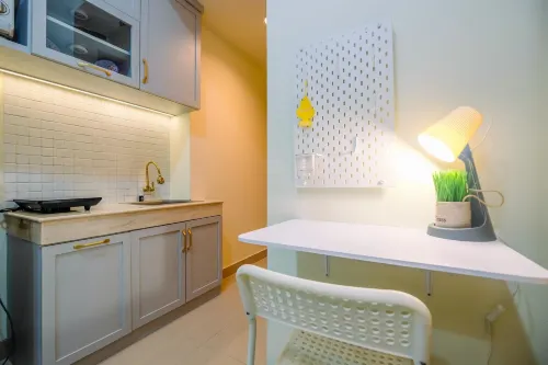 Warm and Cozy Studio Evenciio Apartment Margonda Near Ui - Bintang 2