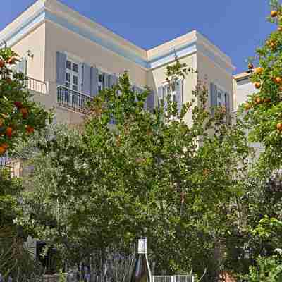 Antouanetta Apartments Hotel Exterior