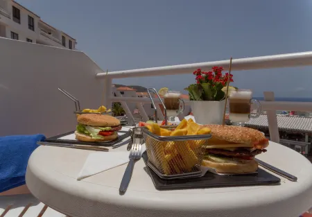 Club Tenerife Apartments