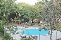 Submarine Garden Beach Resort - Uima-altaat