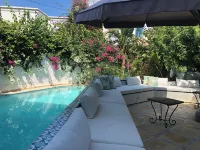 Villa S5 Pieds Dans l'Eau à la Marsa Avec Rooftop et Piscine Hotels in Gamarth